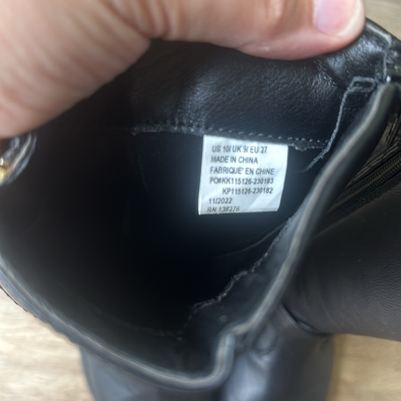 Just fab size10 boots little scuffs on the front, missing one prong on buckle - Picture 5 of 8